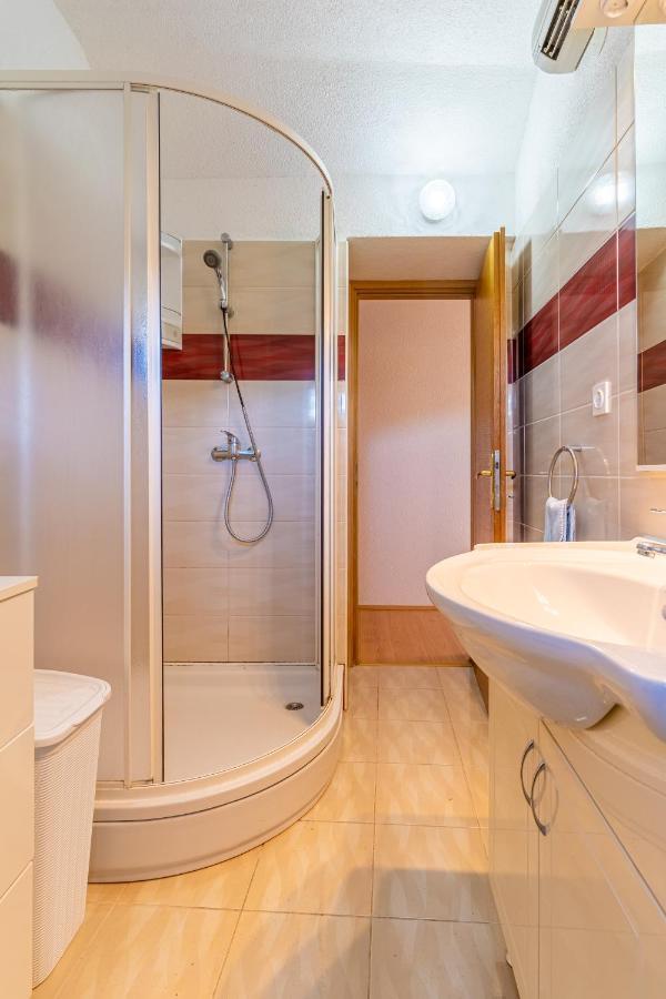 Apartmani Valun1 Exteriör bild